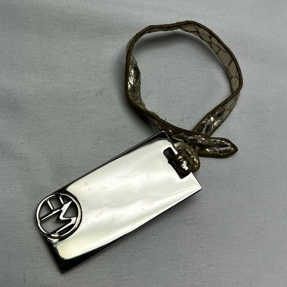 Marc Fisher Charm Hang Tag Handbag Accessory Cutout Initials Gold Tone - Picture 3 of 7